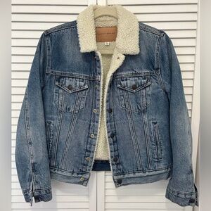 New - Lucky Brand Faux Shearling Lined Denim Trucker
Jacket - Size Small